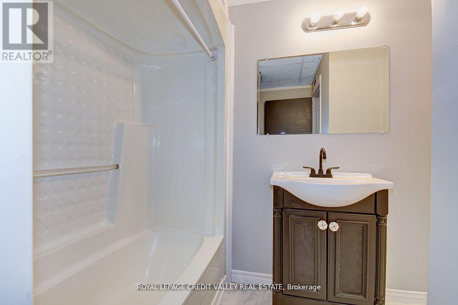 105 Hastings Street N, Bancroft, Ontario  K0L 1C0 - Photo 37 - X12737024