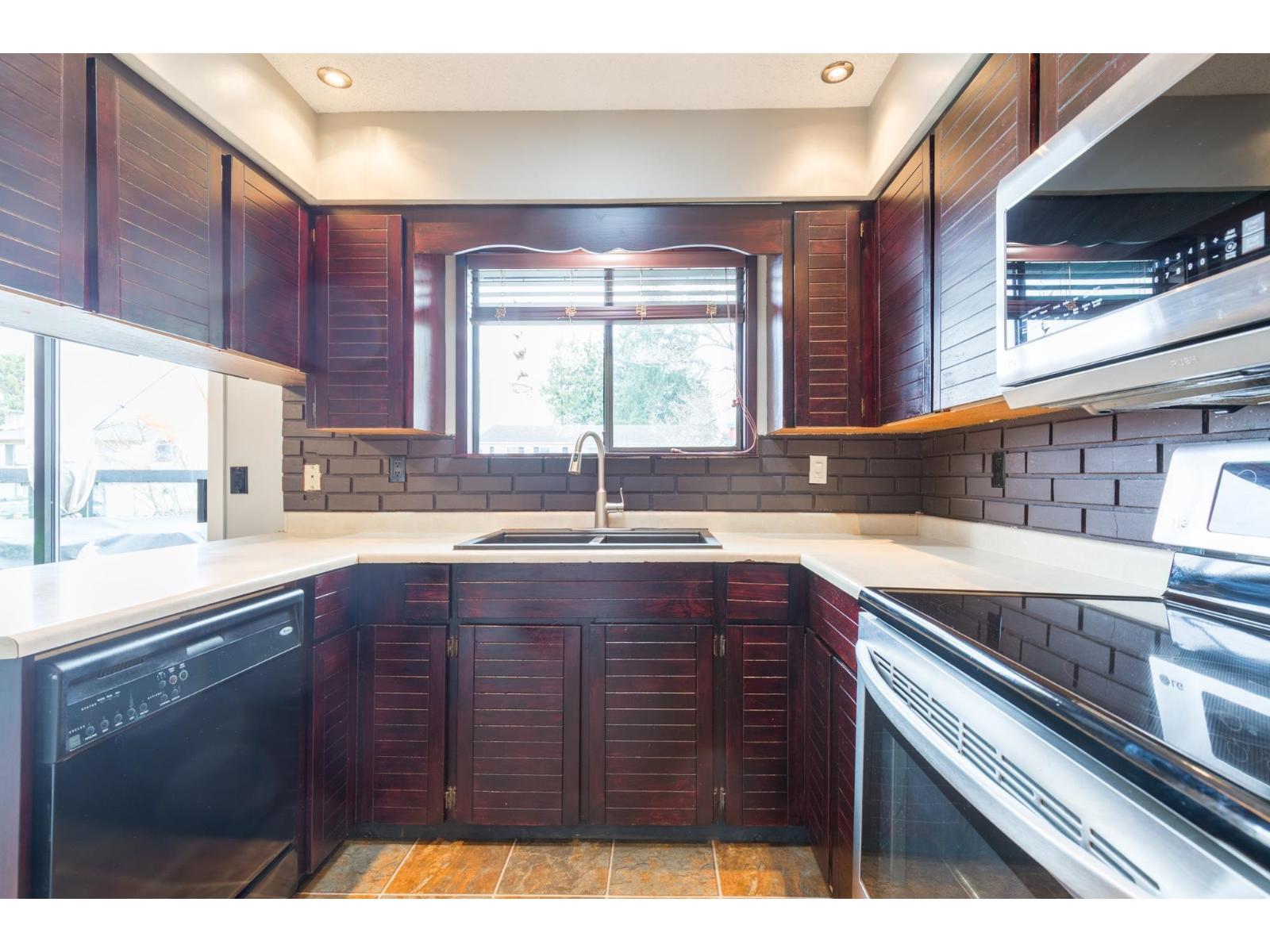 32281 Adair Avenue, Abbotsford, British Columbia  V2T 4L7 - Photo 11 - R3083687