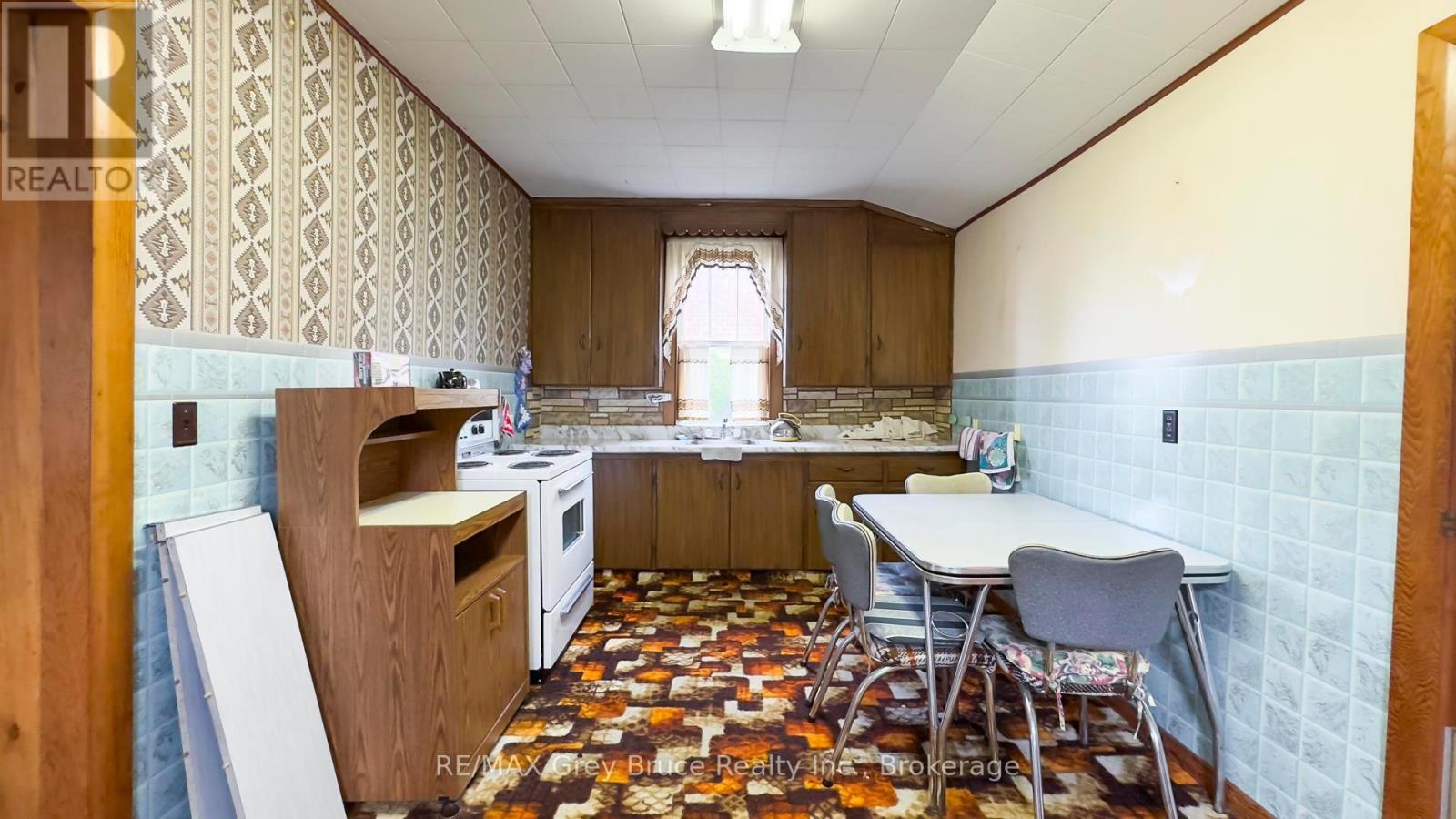 367 1st Avenue S, Arran-Elderslie, Ontario  N0G 1L0 - Photo 14 - X12403861