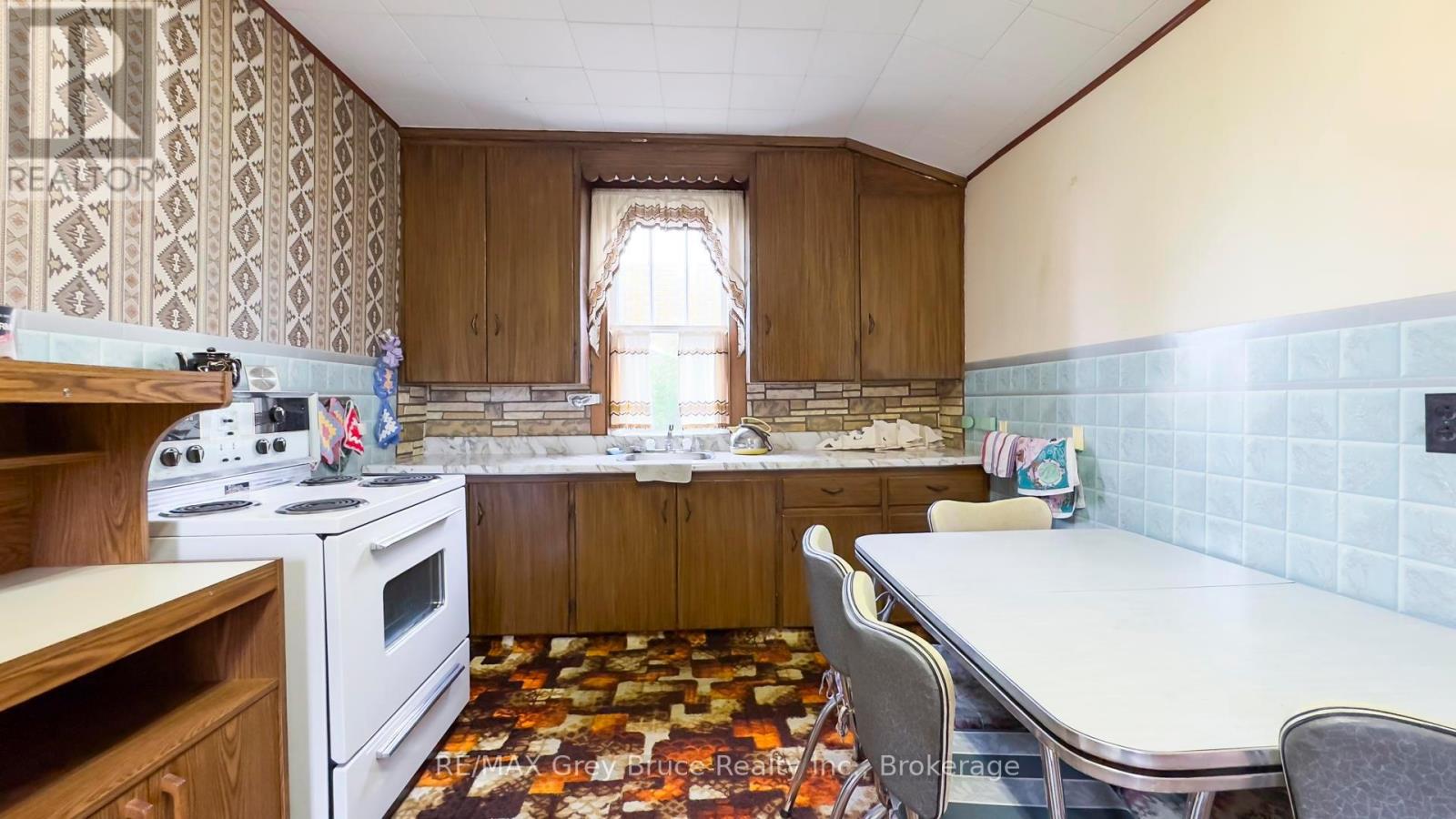 367 1st Avenue S, Arran-Elderslie, Ontario  N0G 1L0 - Photo 15 - X12403861