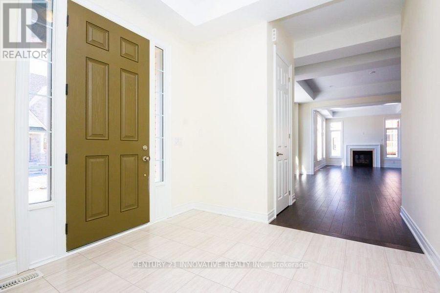 94 Brabin Circle, Whitby, Ontario  L1P 0C1 - Photo 4 - E12691856