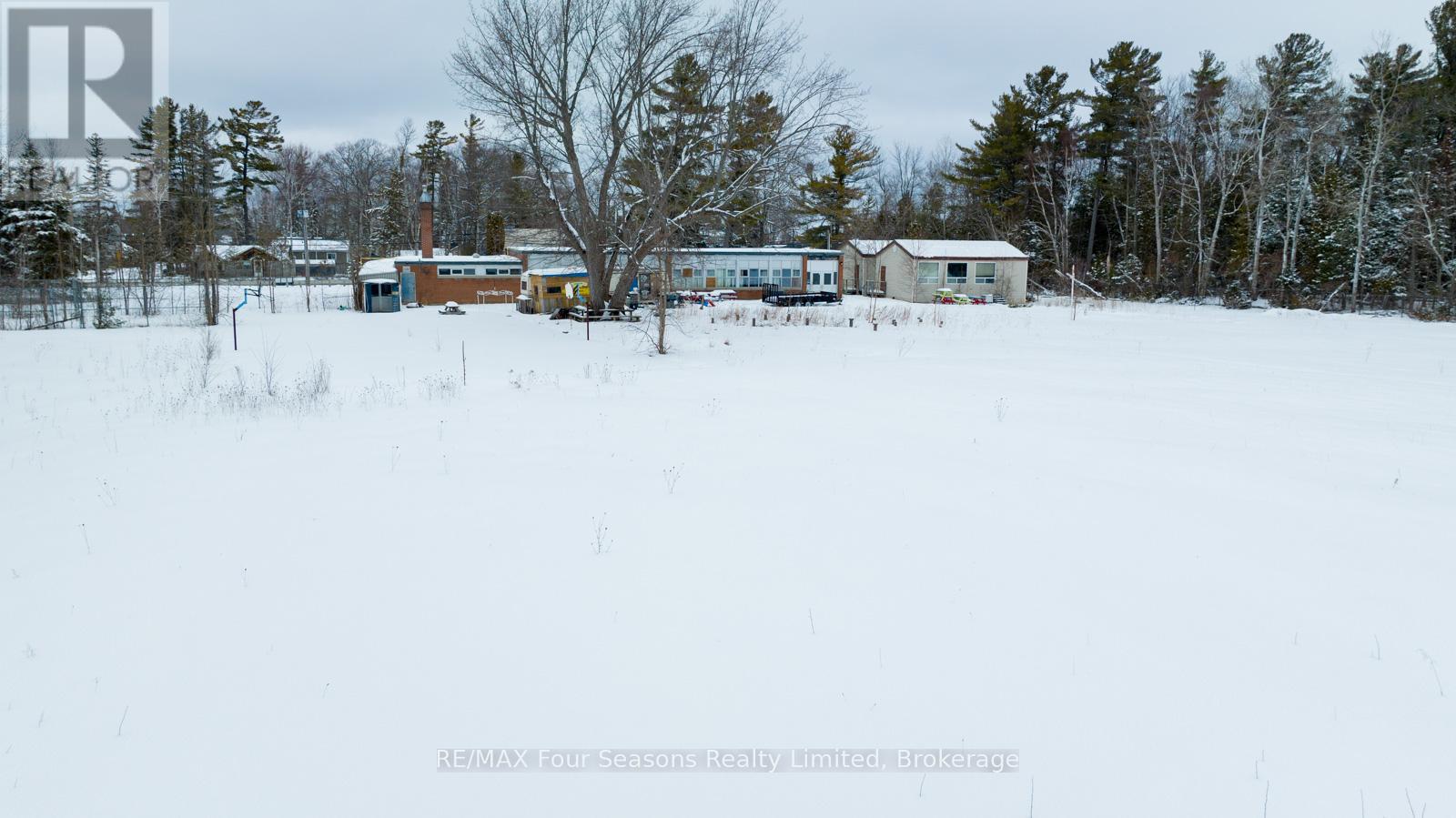 3267 Mosley Street, Wasaga Beach, Ontario  L9Z 1V2 - Photo 10 - S12737110