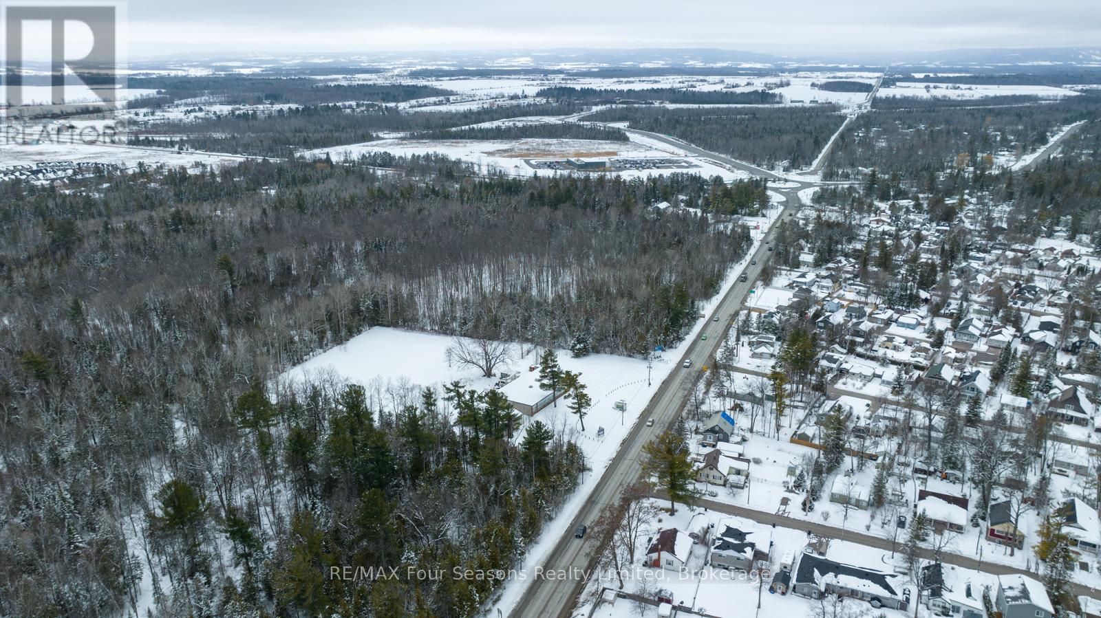 3267 Mosley Street, Wasaga Beach, Ontario  L9Z 1V2 - Photo 14 - S12737110
