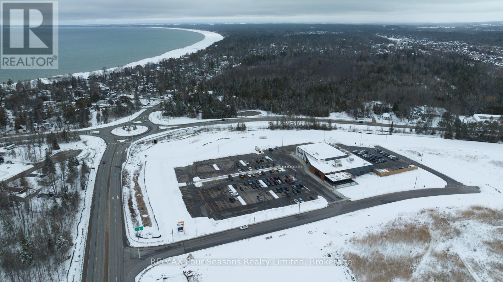 3267 Mosley Street, Wasaga Beach, Ontario  L9Z 1V2 - Photo 16 - S12737110