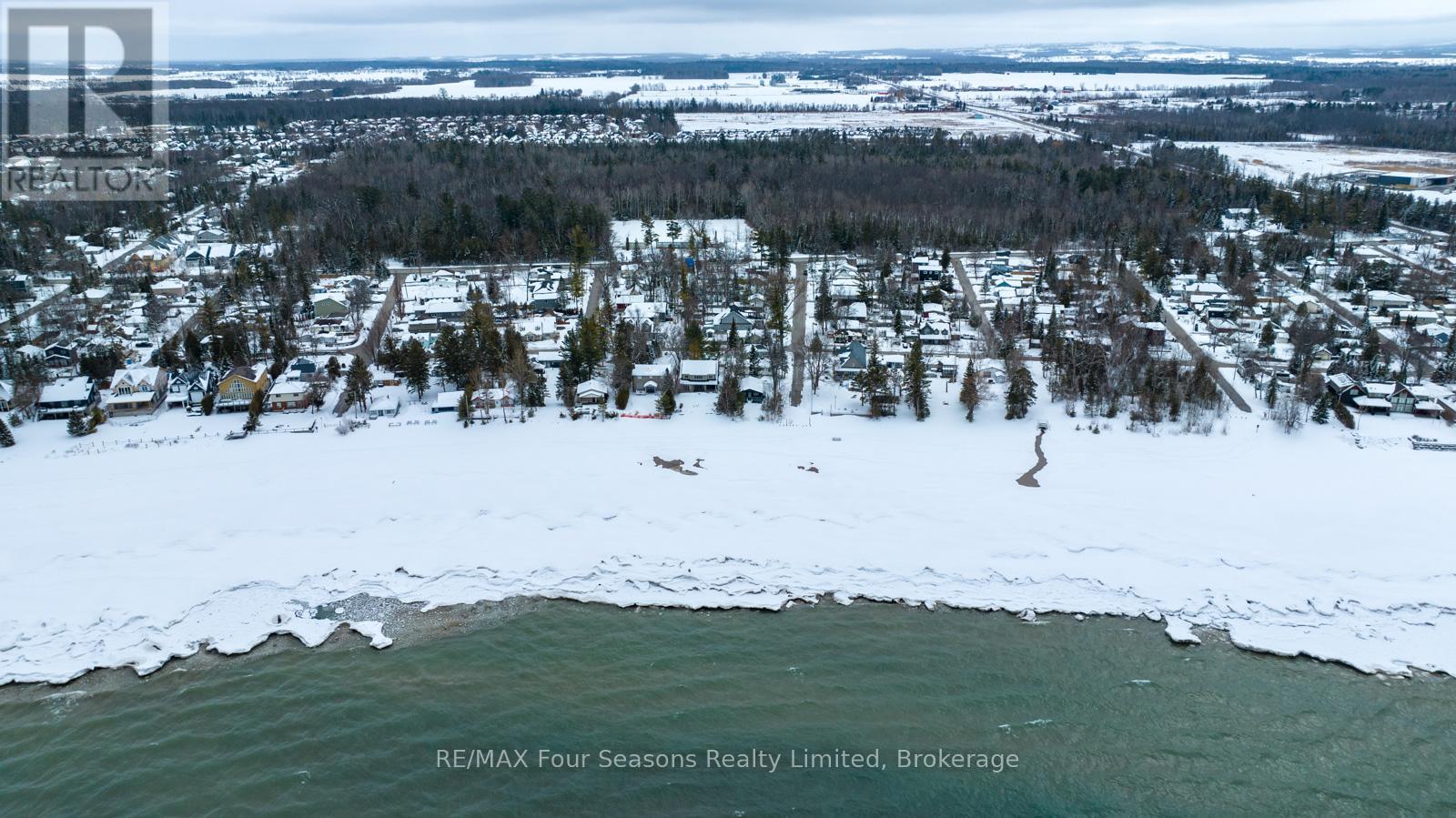 3267 Mosley Street, Wasaga Beach, Ontario  L9Z 1V2 - Photo 2 - S12737110