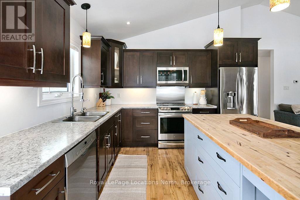 176 Semple Lane, Grey Highlands, Ontario  N0C 1E0 - Photo 12 - X12737078