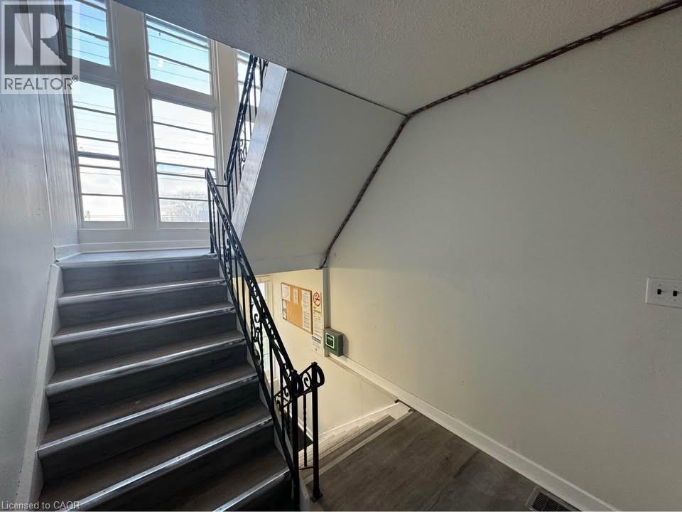 37 Lincoln Street Unit# 5, Welland, Ontario  L3C 5H9 - Photo 13 - 40800035