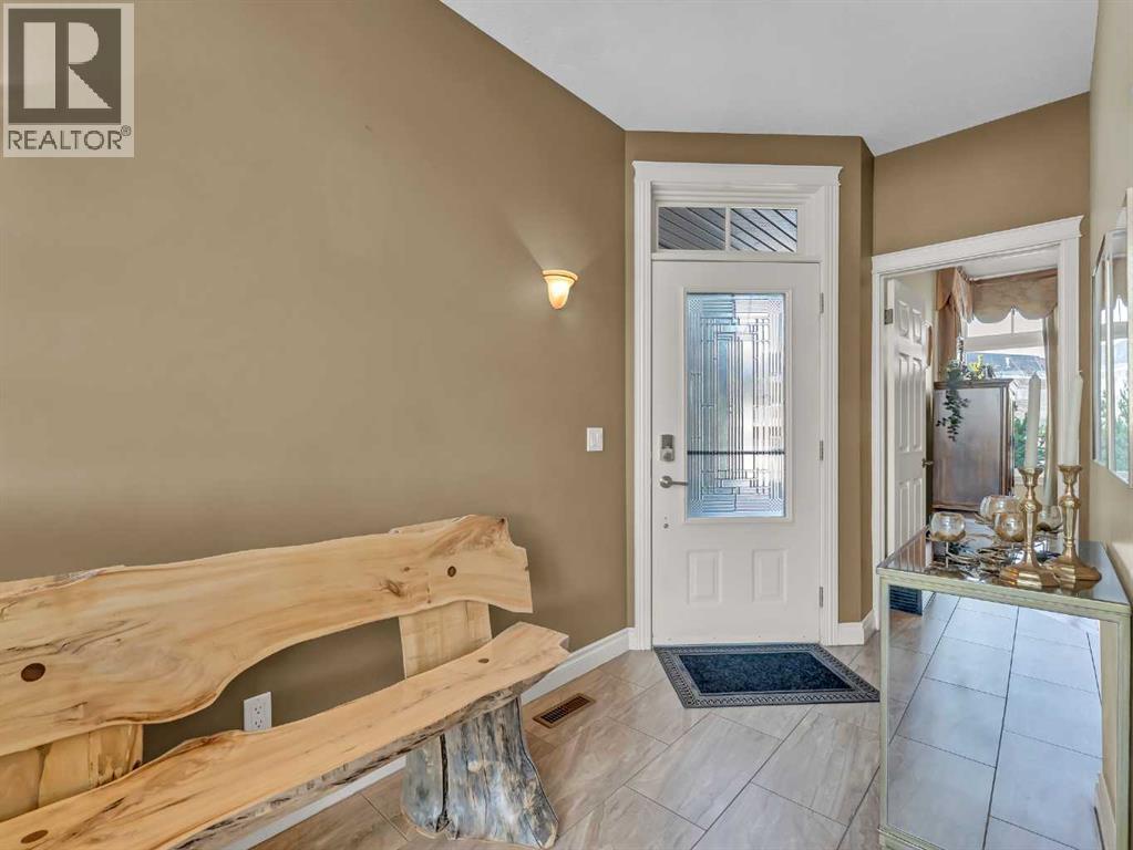 6 Palisades Way Ne, Medicine Hat, Alberta  T1C 2B4 - Photo 7 - A2274095