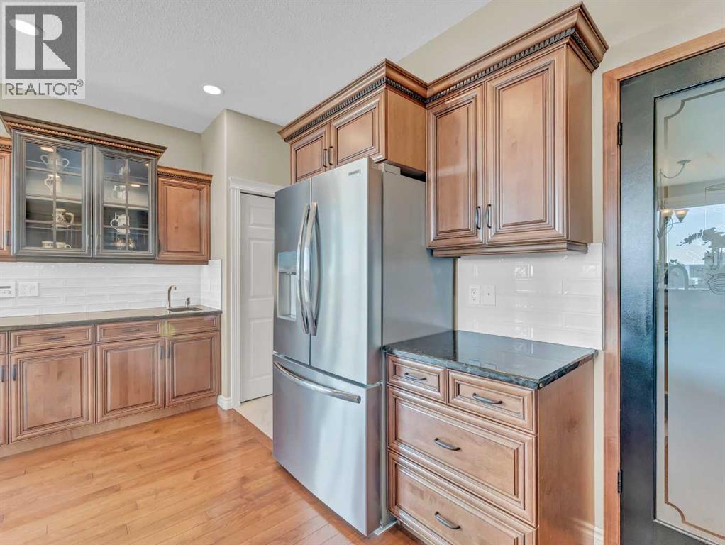 6 Palisades Way Ne, Medicine Hat, Alberta  T1C 2B4 - Photo 21 - A2274095