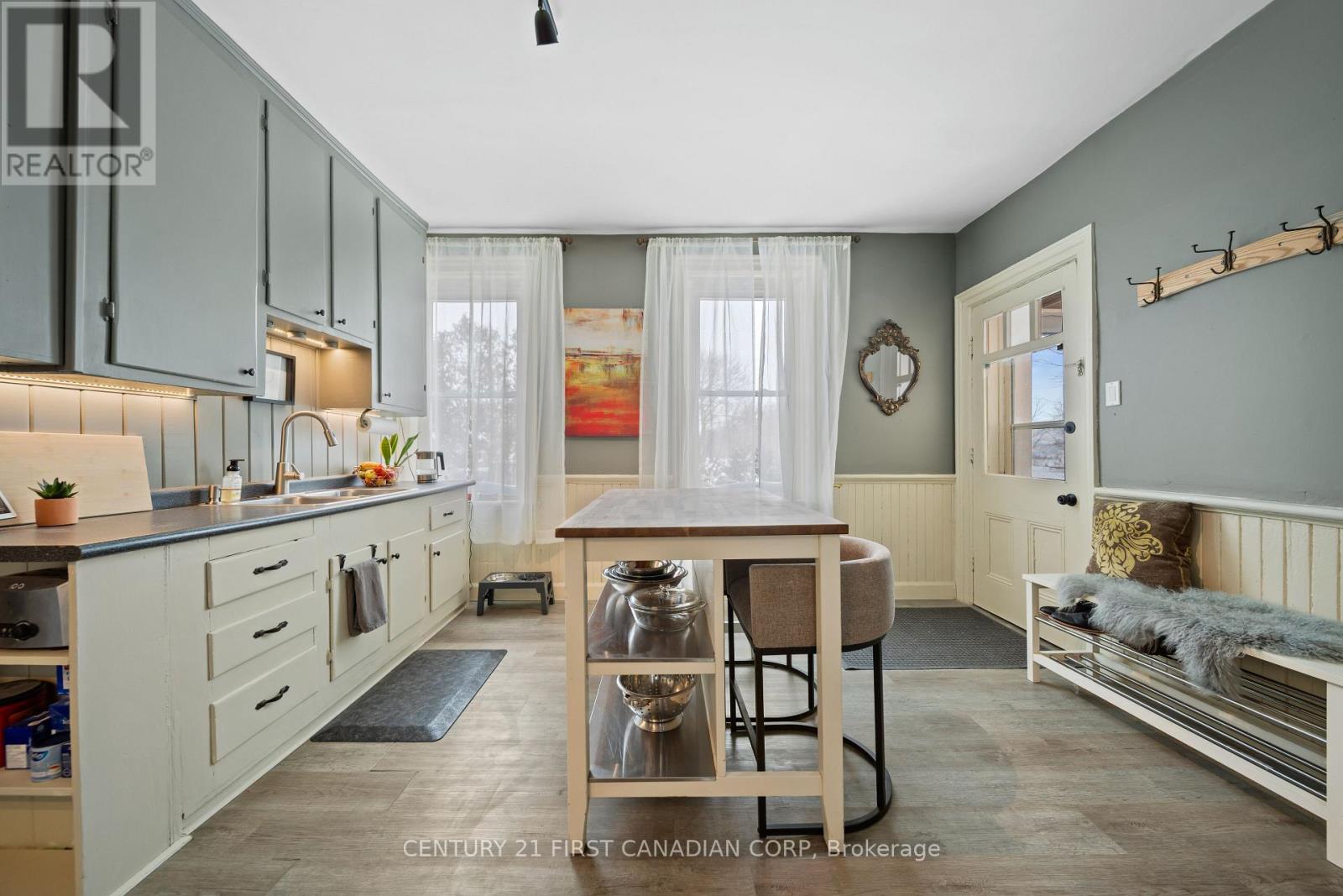 6168 William Street, Lucan Biddulph, Ontario  N0M 2J0 - Photo 12 - X12737090