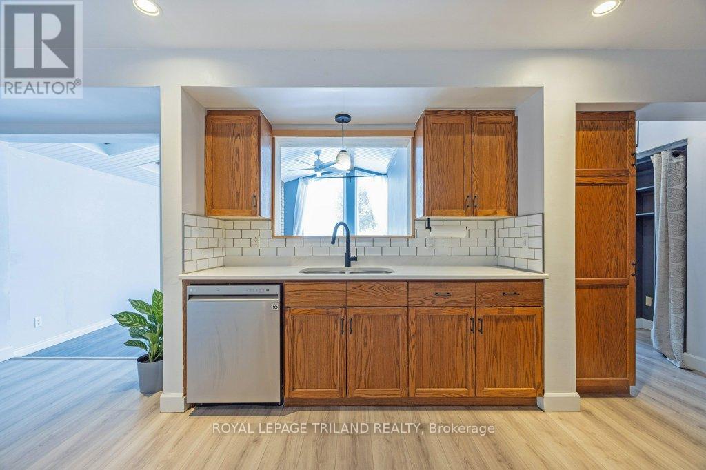 1247 Victoria Drive, London East, Ontario  N5Y 4E3 - Photo 5 - X12737122