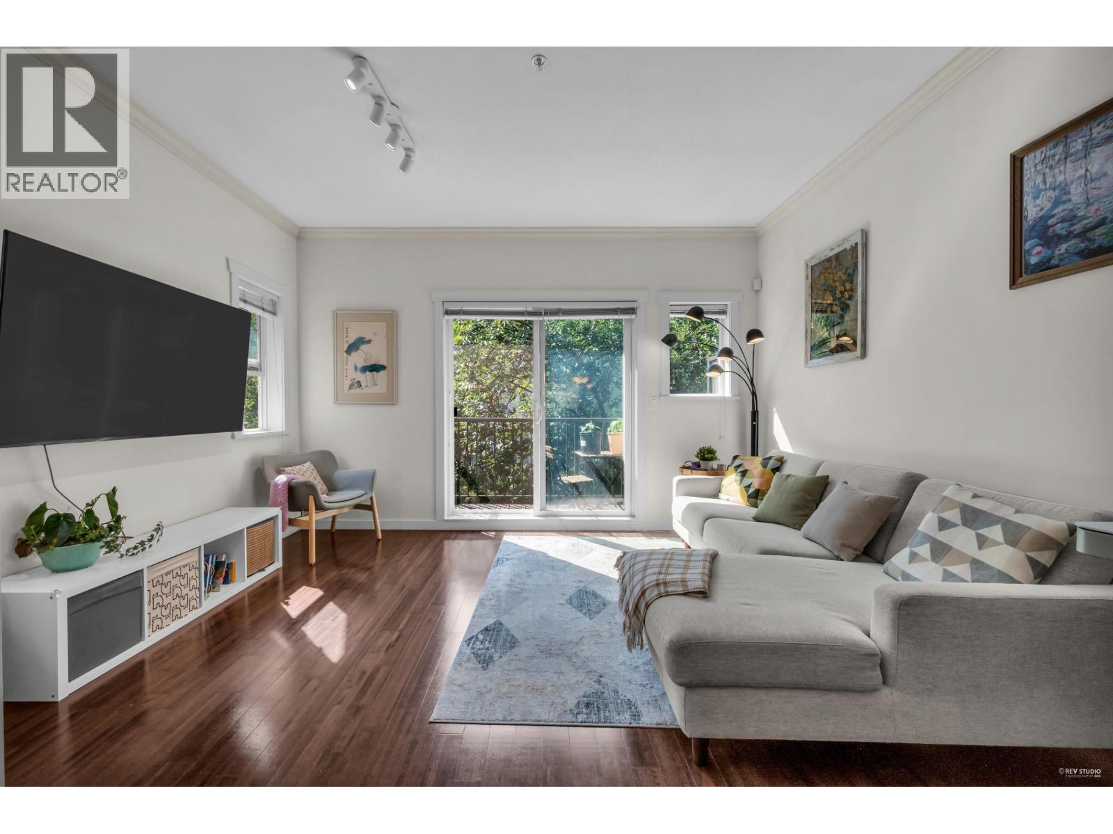 Listing Picture 4 of 26 : 10 6888 RUMBLE STREET, Burnaby / 本拿比 - 魯藝地產 Yvonne Lu Group - MLS Medallion Club Member