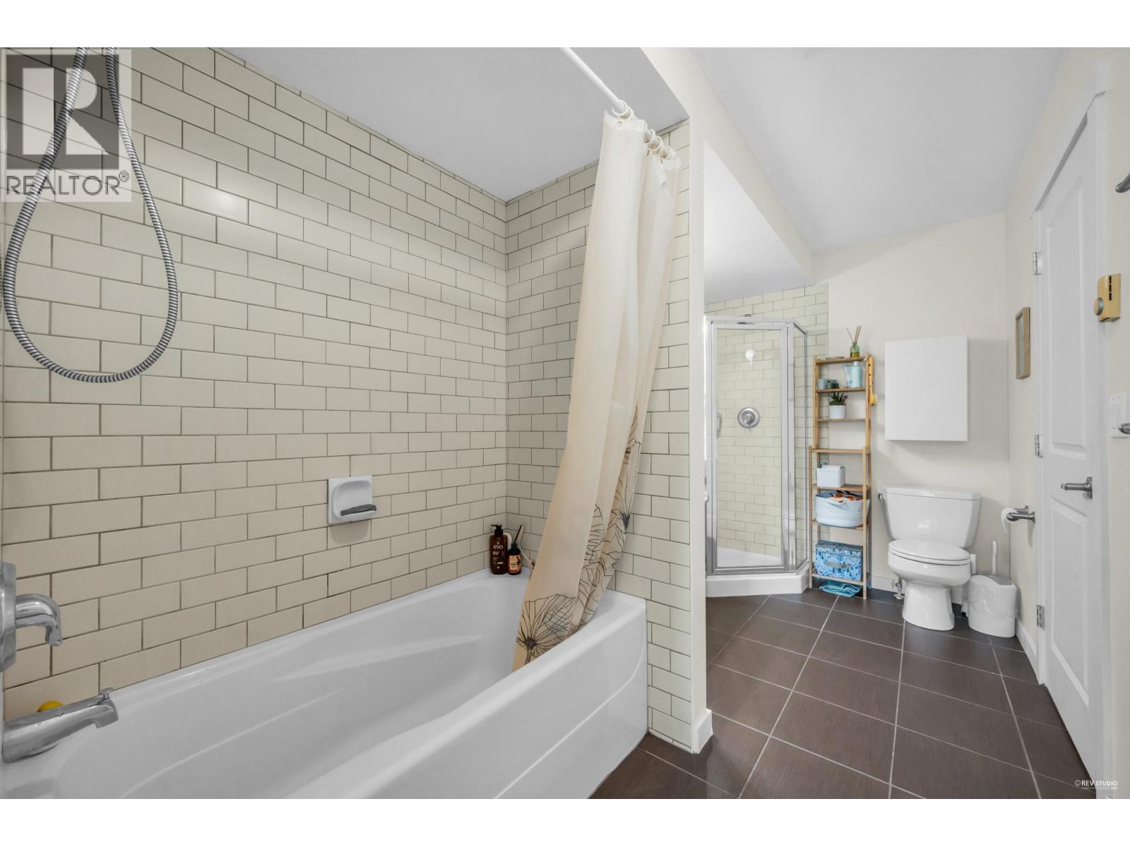 Listing Picture 19 of 26 : 10 6888 RUMBLE STREET, Burnaby / 本拿比 - 魯藝地產 Yvonne Lu Group - MLS Medallion Club Member