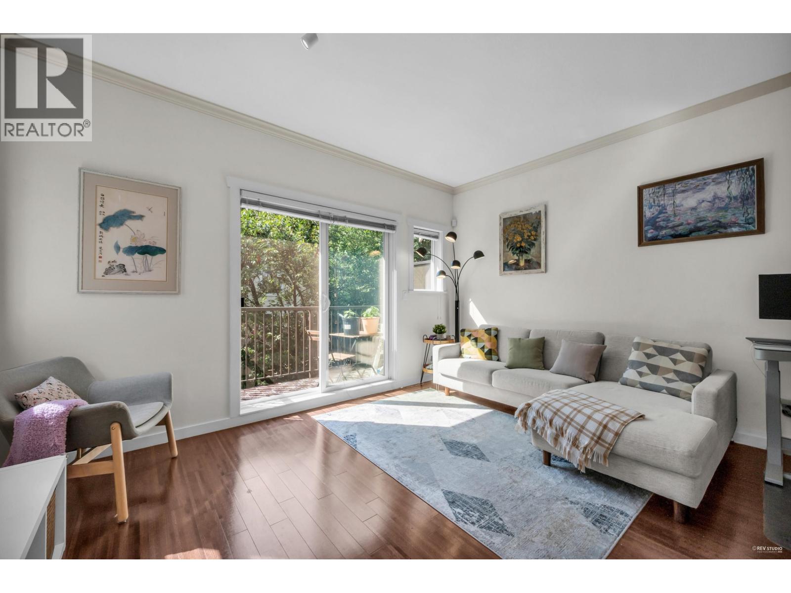 Listing Picture 3 of 26 : 10 6888 RUMBLE STREET, Burnaby / 本拿比 - 魯藝地產 Yvonne Lu Group - MLS Medallion Club Member