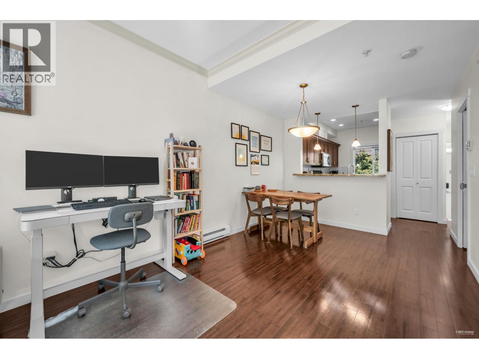 Listing Picture 8 of 26 : 10 6888 RUMBLE STREET, Burnaby / 本拿比 - 魯藝地產 Yvonne Lu Group - MLS Medallion Club Member