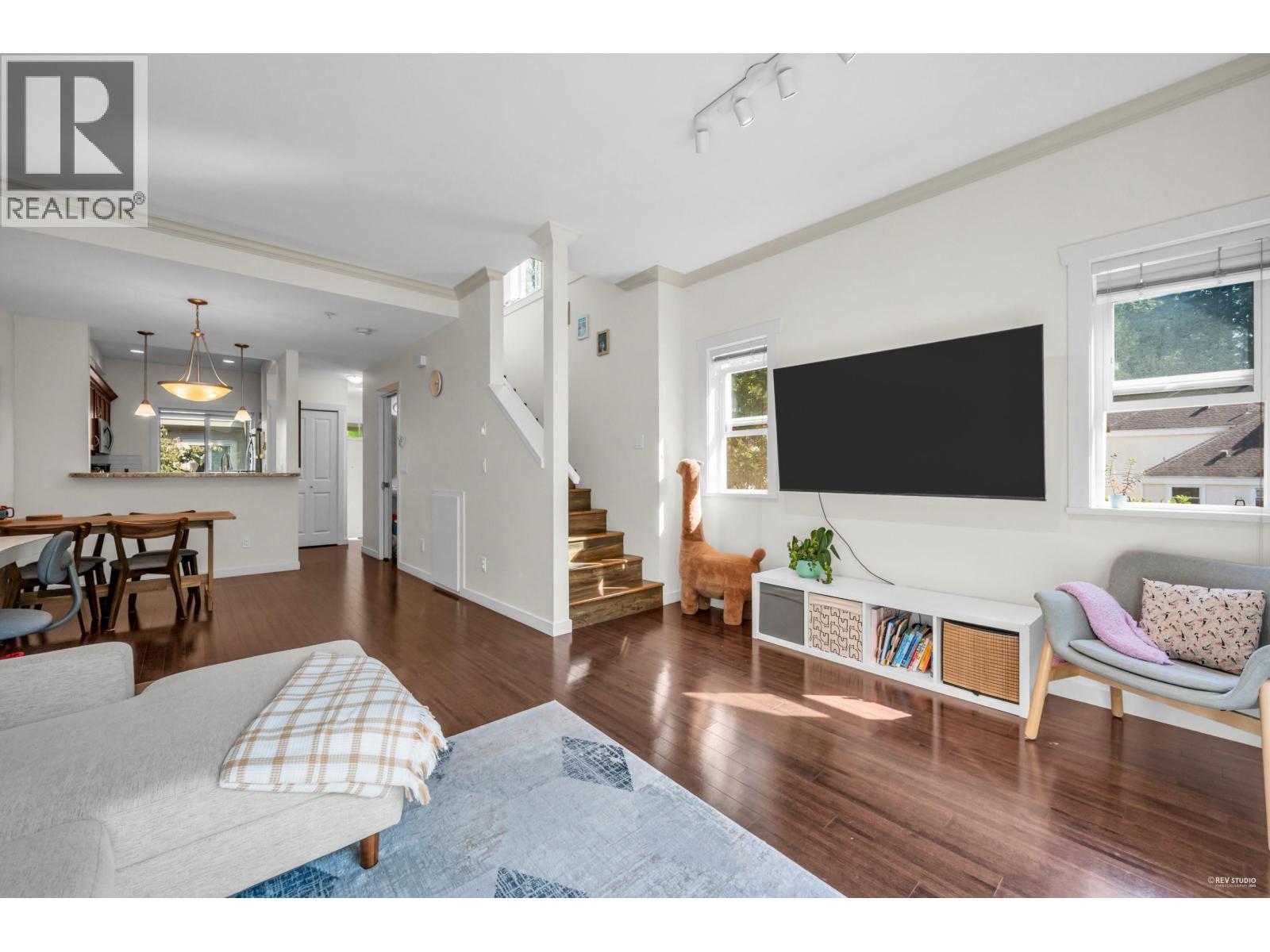 Listing Picture 7 of 26 : 10 6888 RUMBLE STREET, Burnaby / 本拿比 - 魯藝地產 Yvonne Lu Group - MLS Medallion Club Member