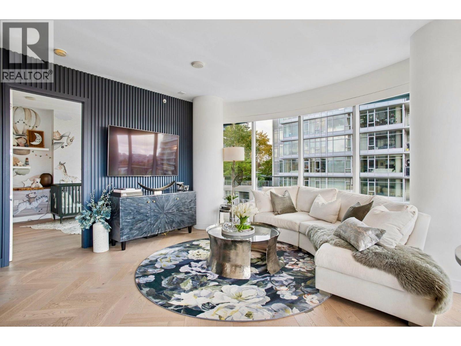 705 181 W 1st Avenue, Vancouver, British Columbia  V5Y 0E3 - Photo 1 - R3084275