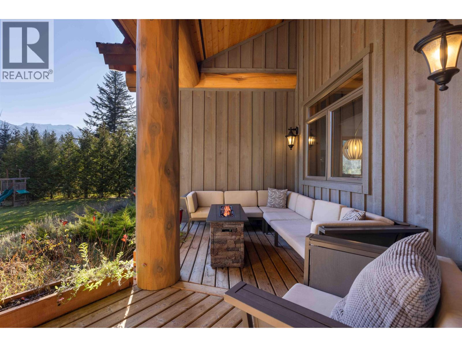 7703 Pemberton Portage Road, Pemberton, British Columbia  V0N 2L0 - Photo 17 - R3084272