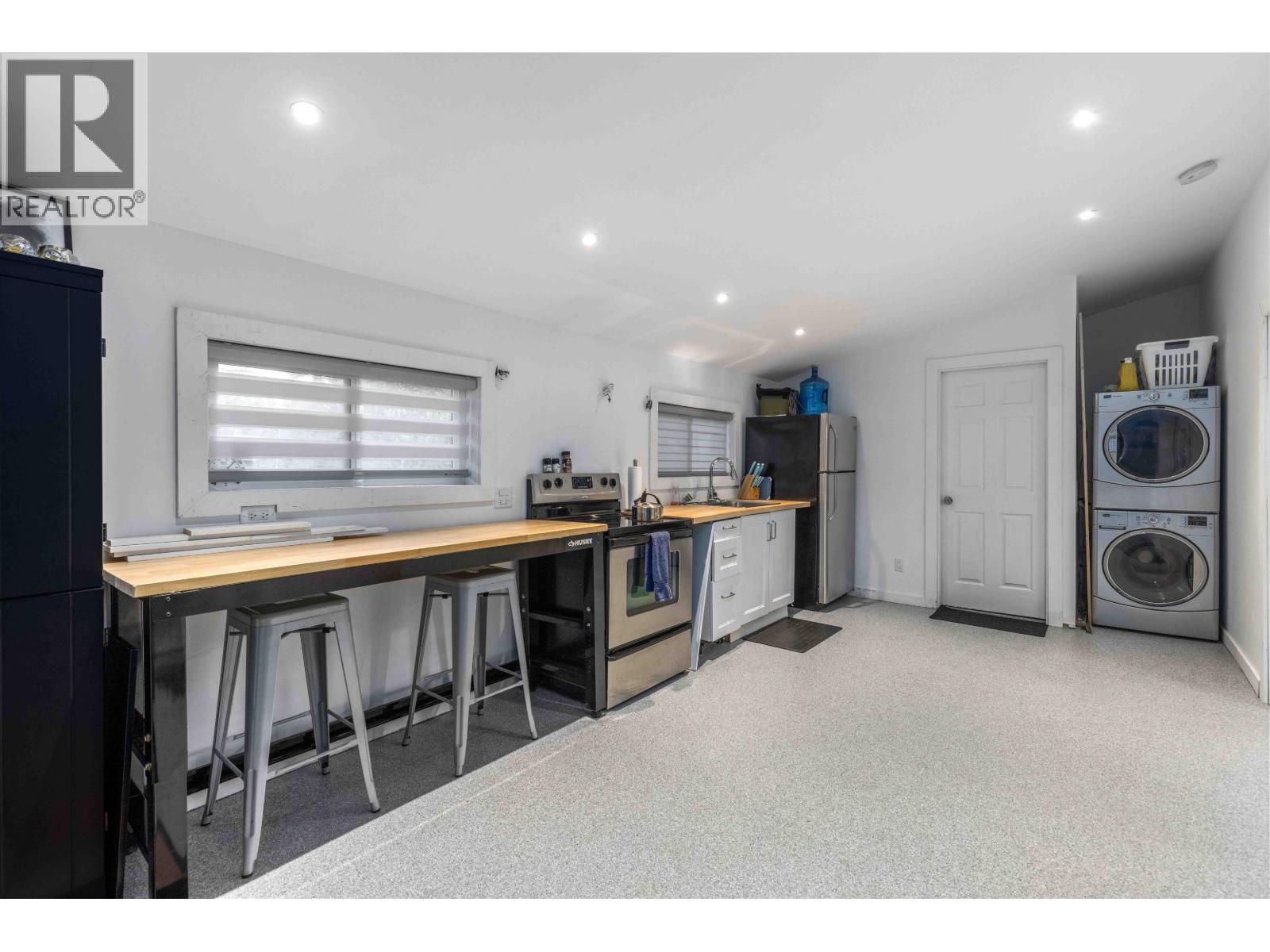 7703 Pemberton Portage Road, Pemberton, British Columbia  V0N 2L0 - Photo 22 - R3084272