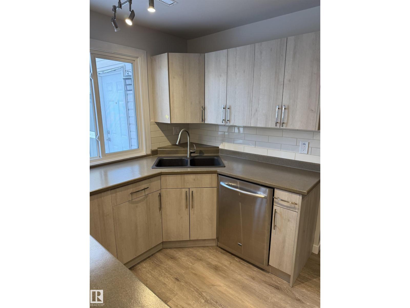 23 Lancaster Tc Nw, Edmonton, Alberta  T5X 5S2 - Photo 8 - E4469235