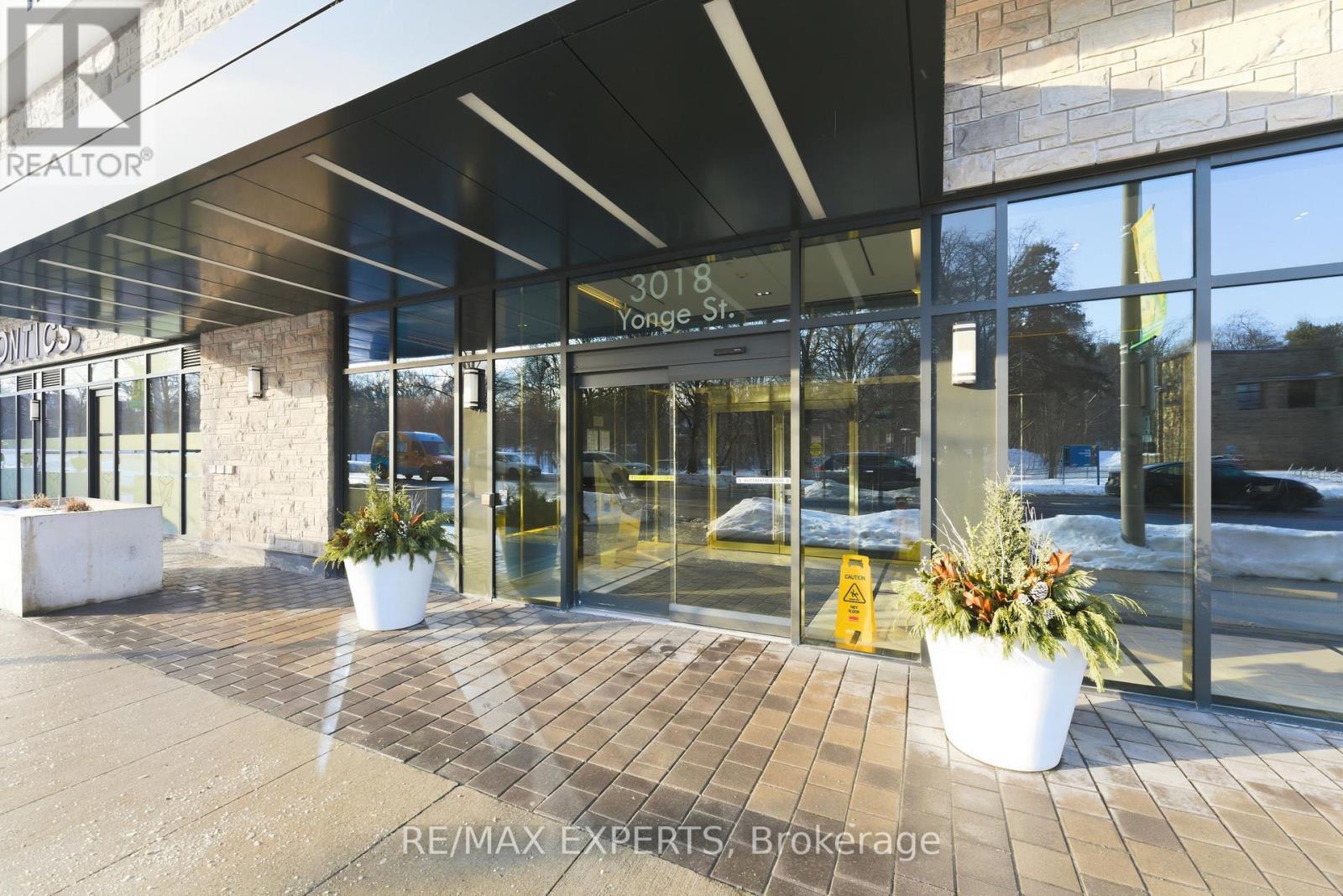 410 - 3018 Yonge Street, Toronto, Ontario  M4N 2K4 - Photo 2 - C12737080