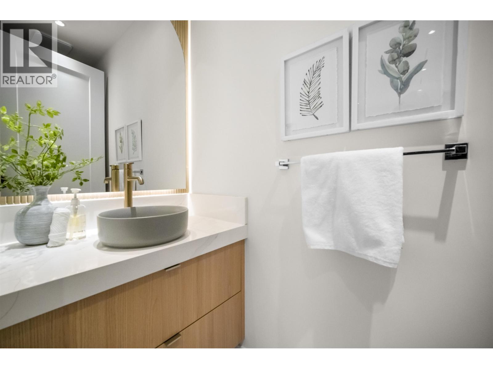 1671 E 31st Avenue, Vancouver, British Columbia V5N 3B2 - Photo 11 - R3084145