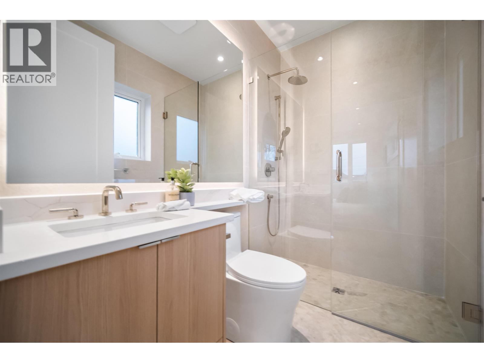 1671 E 31st Avenue, Vancouver, British Columbia V5N 3B2 - Photo 6 - R3084145