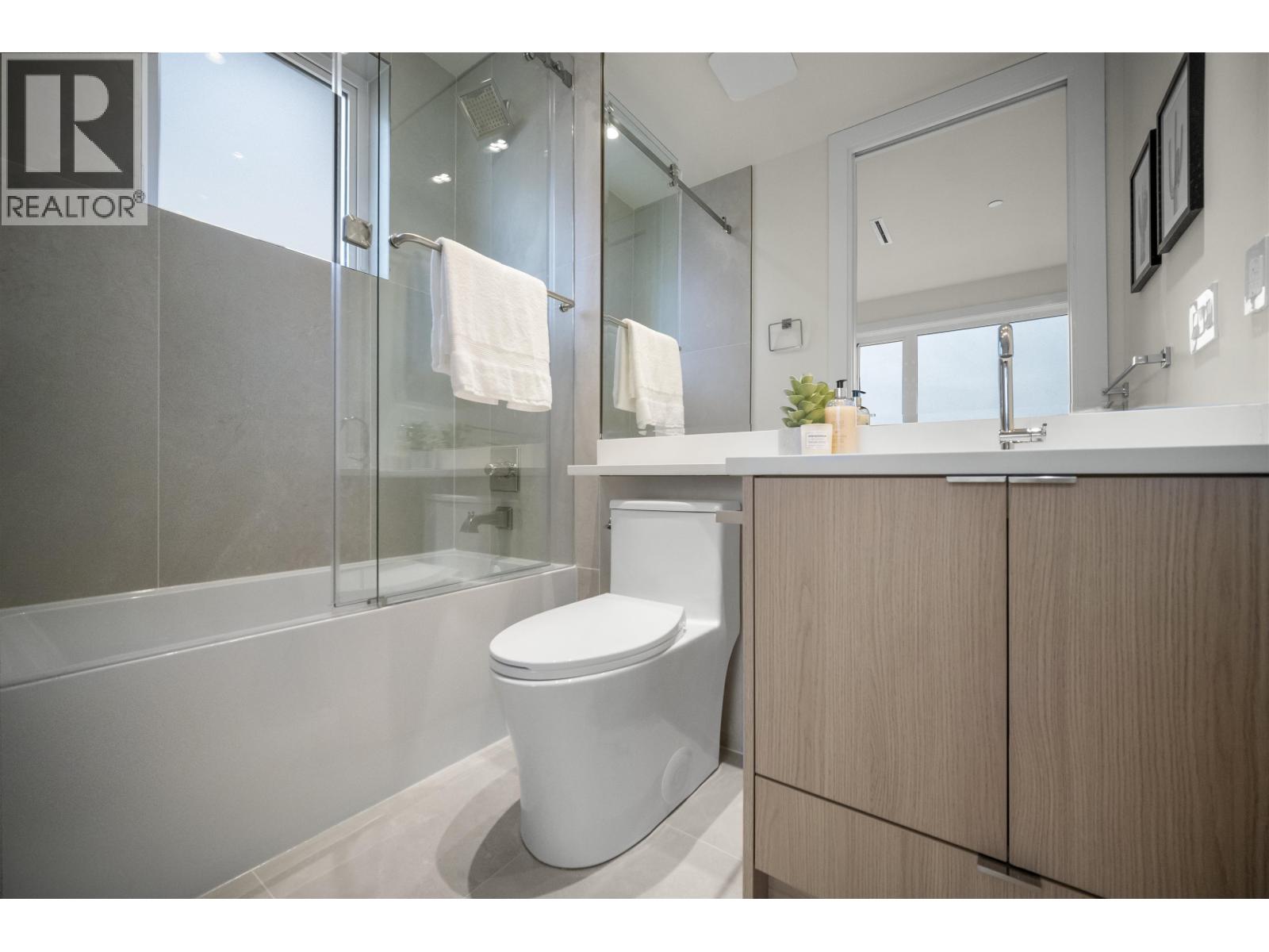 1671 E 31st Avenue, Vancouver, British Columbia V5N 3B2 - Photo 10 - R3084145