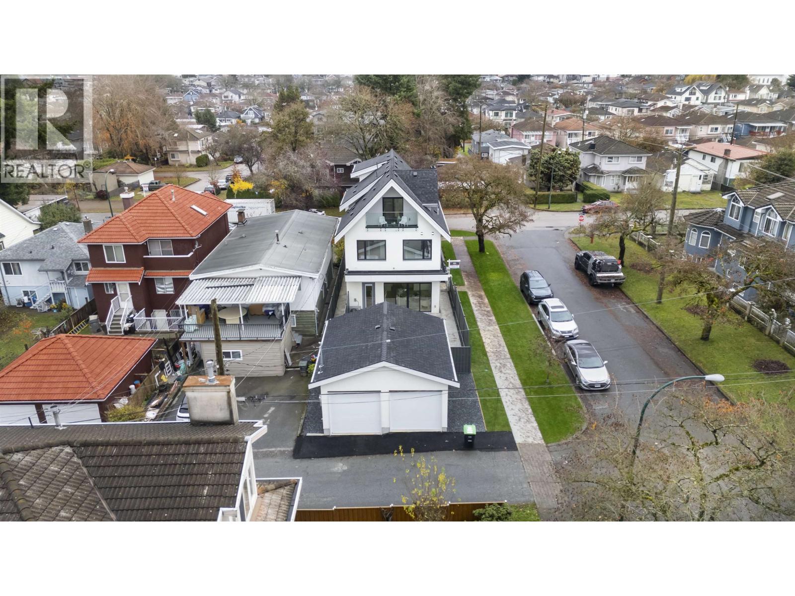 1671 E 31st Avenue, Vancouver, British Columbia V5N 3B2 - Photo 3 - R3084145