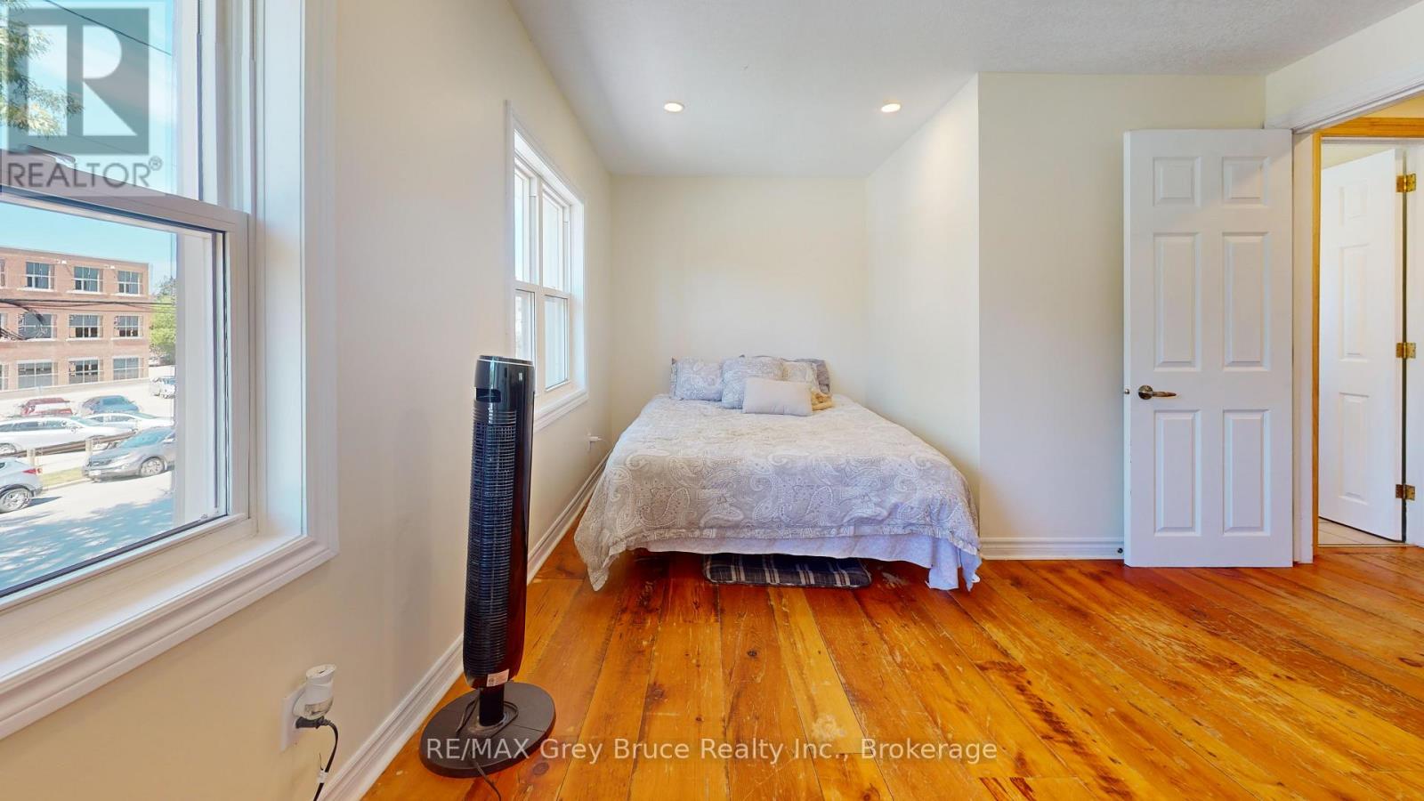 937 4th Avenue E, Owen Sound, Ontario N4K 2N9 - Photo 19 - X12354630