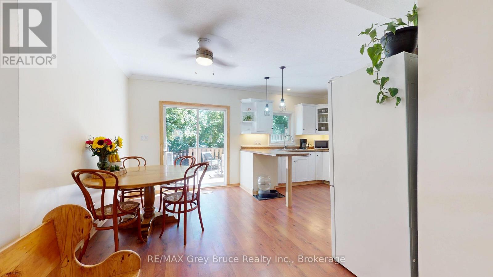 937 4th Avenue E, Owen Sound, Ontario N4K 2N9 - Photo 8 - X12354630