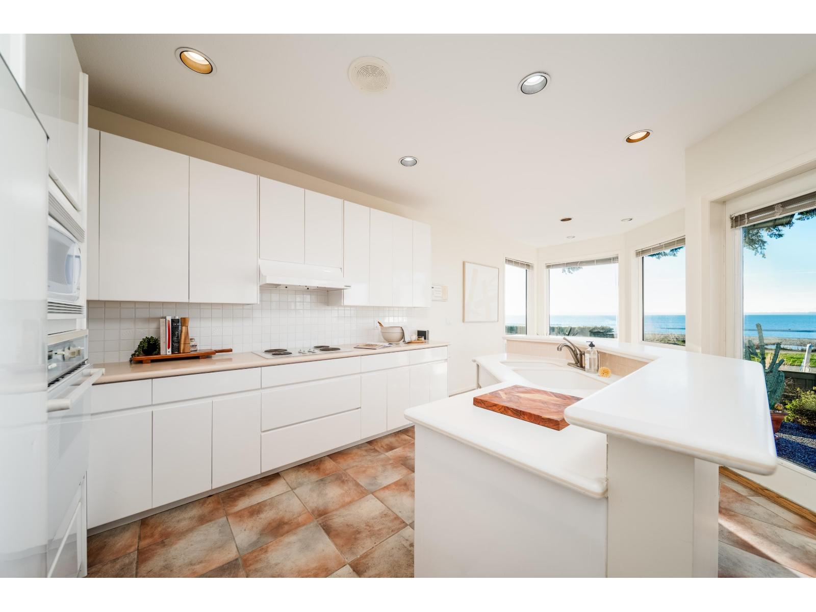 2810 O'hara Lane, Surrey, British Columbia  V4A 3E4 - Photo 11 - R3084335