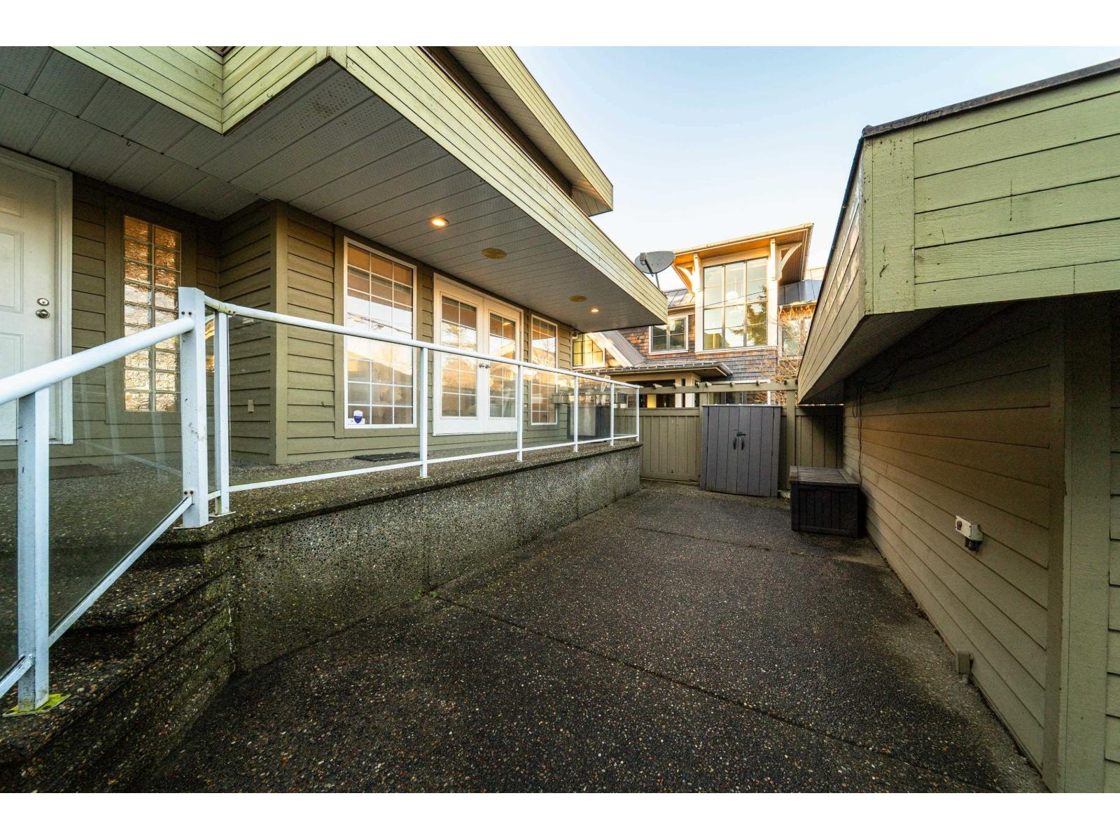 2810 O'hara Lane, Surrey, British Columbia  V4A 3E4 - Photo 26 - R3084335