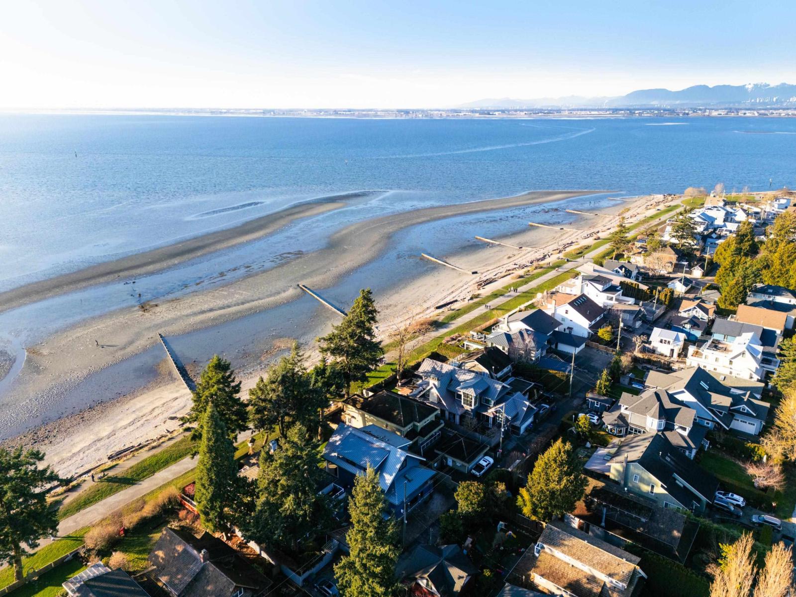 2810 O'hara Lane, Surrey, British Columbia  V4A 3E4 - Photo 3 - R3084335