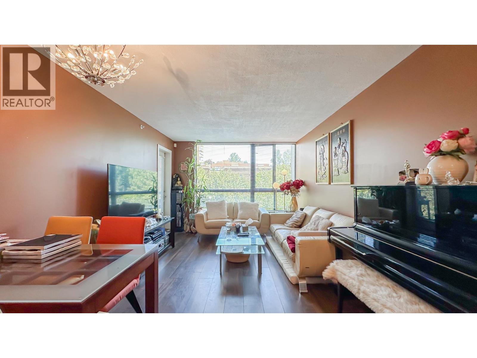 401 3588 Crowley Drive, Vancouver, British Columbia  V5R 6H3 - Photo 4 - R3032779