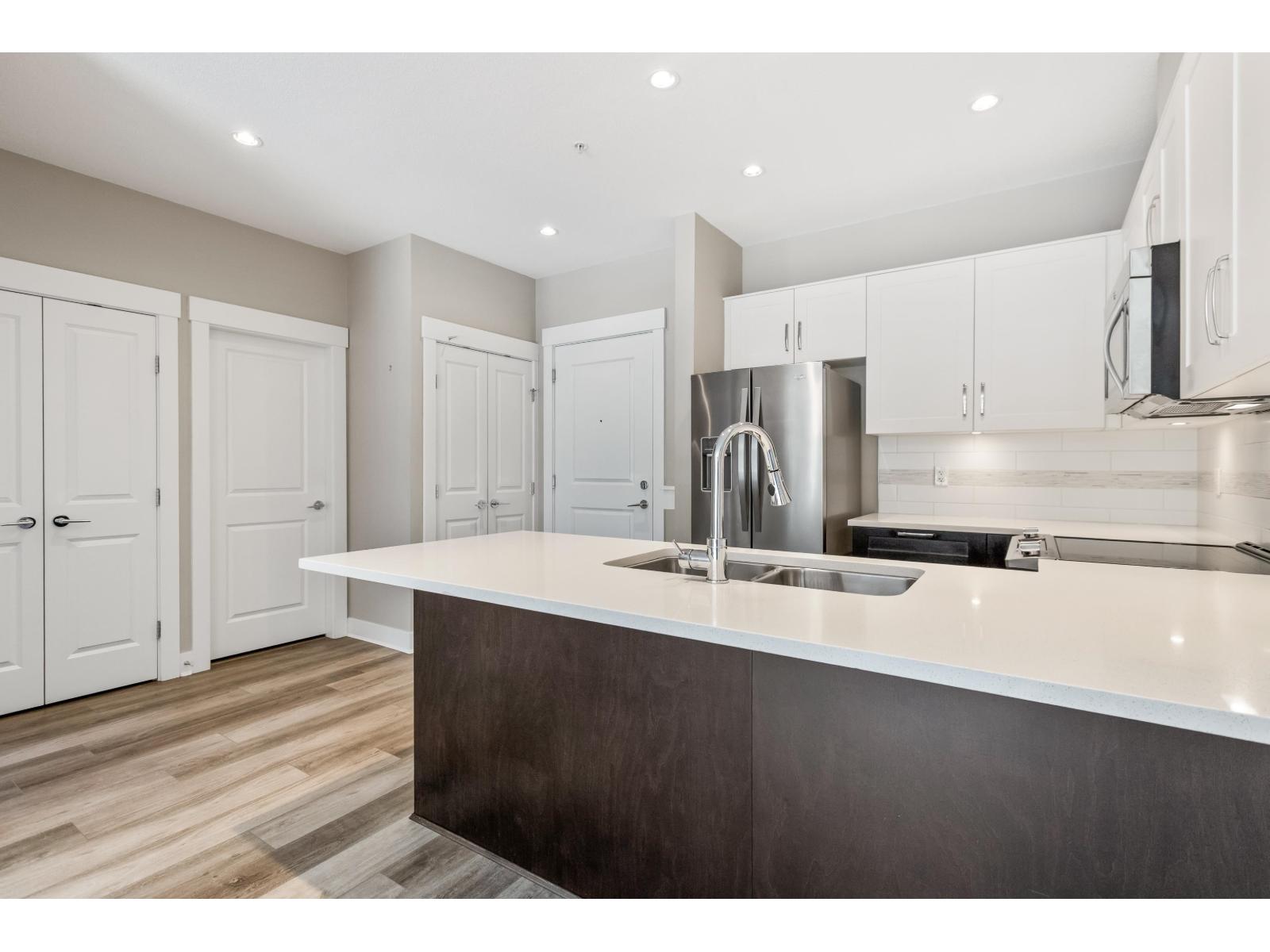 219 20728 Willoughby Town Centre Drive, Langley, British Columbia  V2Y 0P3 - Photo 9 - R3083175