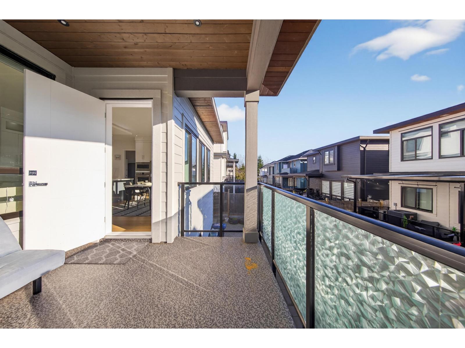 16764 18a Avenue, Surrey, British Columbia  V3Z 9X5 - Photo 11 - R3084154