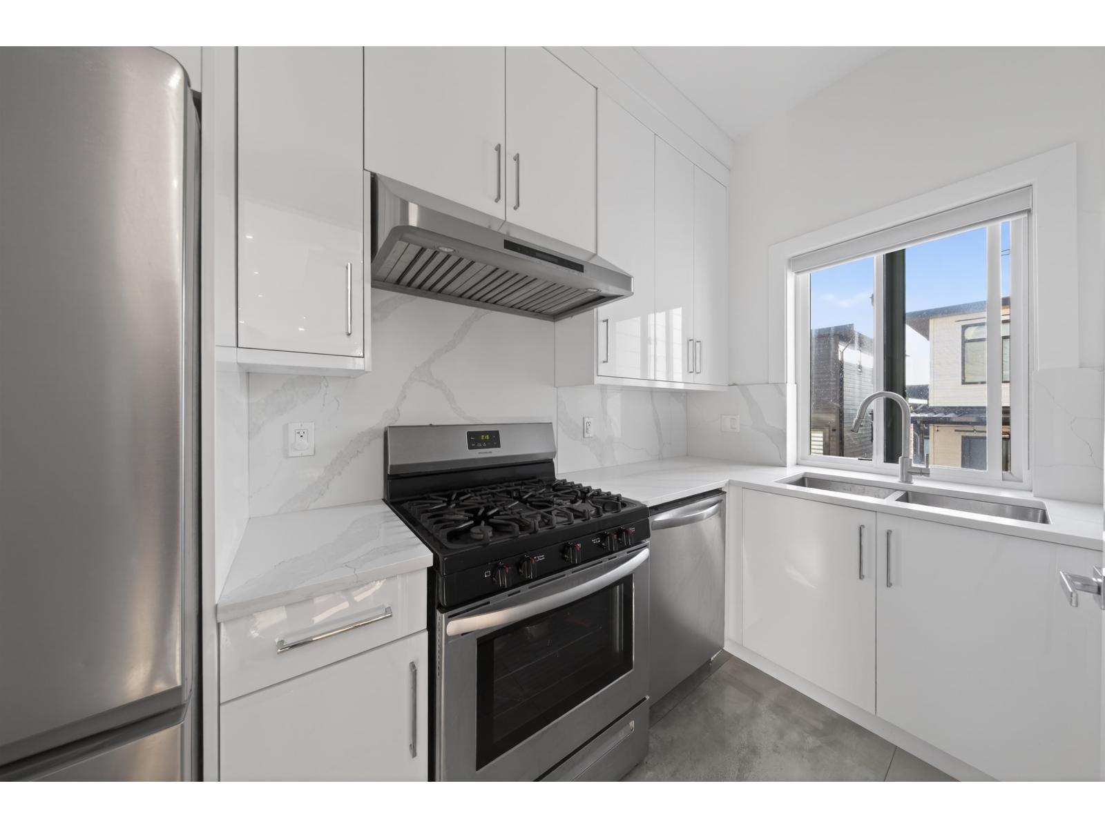 16764 18a Avenue, Surrey, British Columbia  V3Z 9X5 - Photo 10 - R3084154