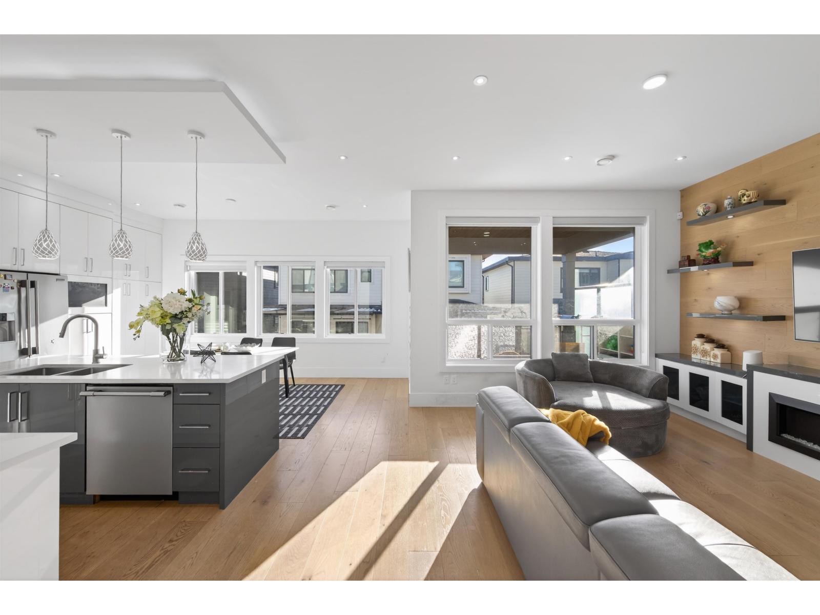 16764 18a Avenue, Surrey, British Columbia  V3Z 9X5 - Photo 6 - R3084154