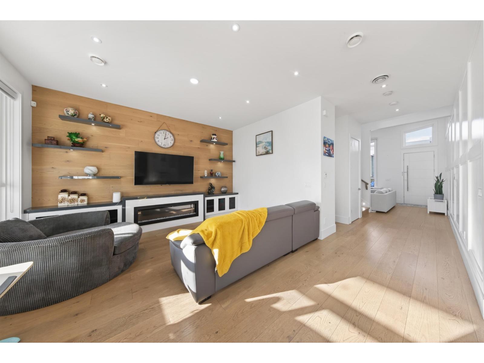 16764 18a Avenue, Surrey, British Columbia  V3Z 9X5 - Photo 4 - R3084154