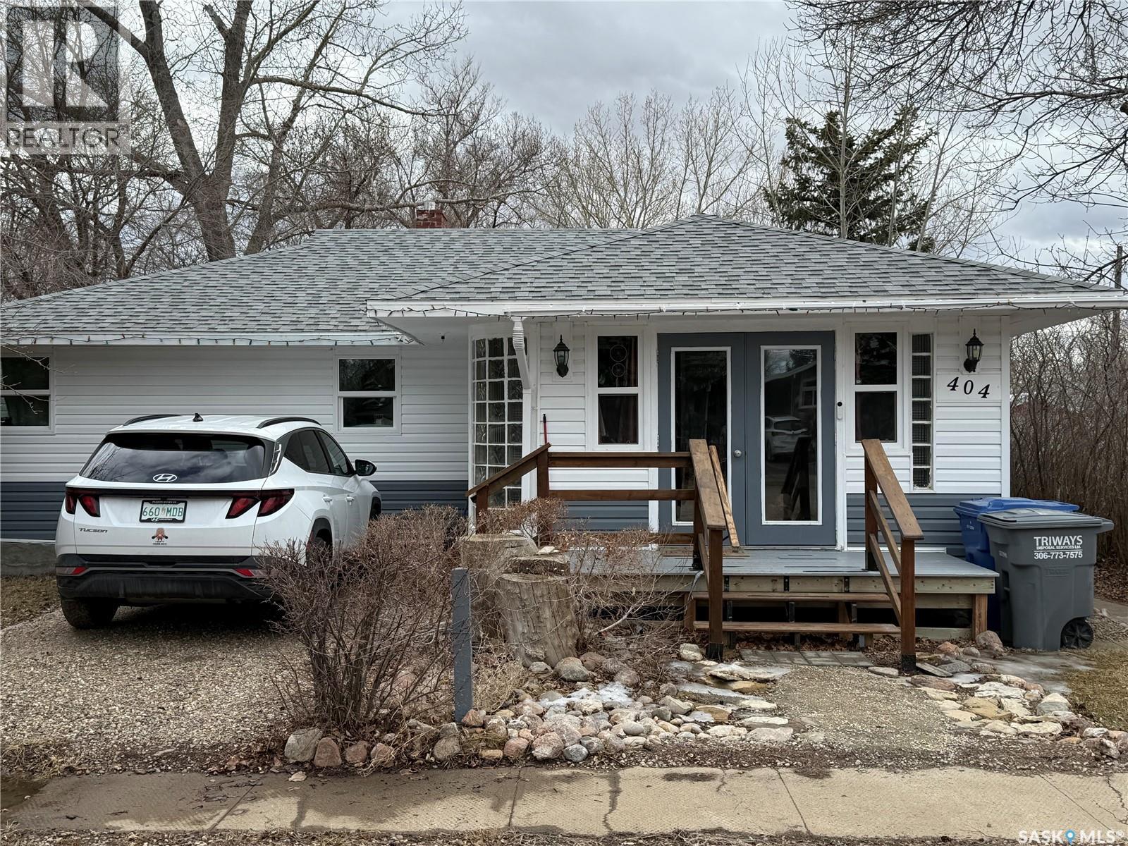 404 3rd Street N, Val Marie, Saskatchewan  S0N 2T0 - Photo 1 - SK027564