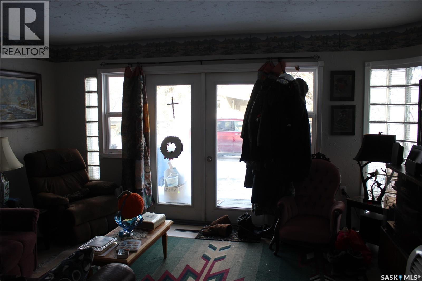 404 3rd Street N, Val Marie, Saskatchewan  S0N 2T0 - Photo 15 - SK027564