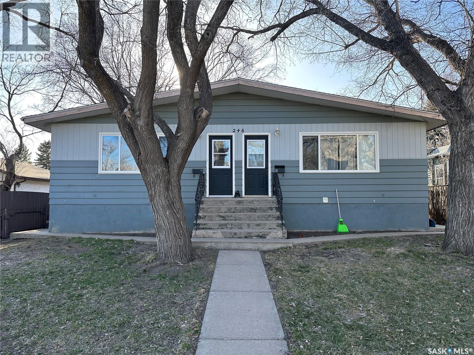 246 5th Avenue Nw, Swift Current, Saskatchewan  S9H 0W3 - Photo 1 - SK027500