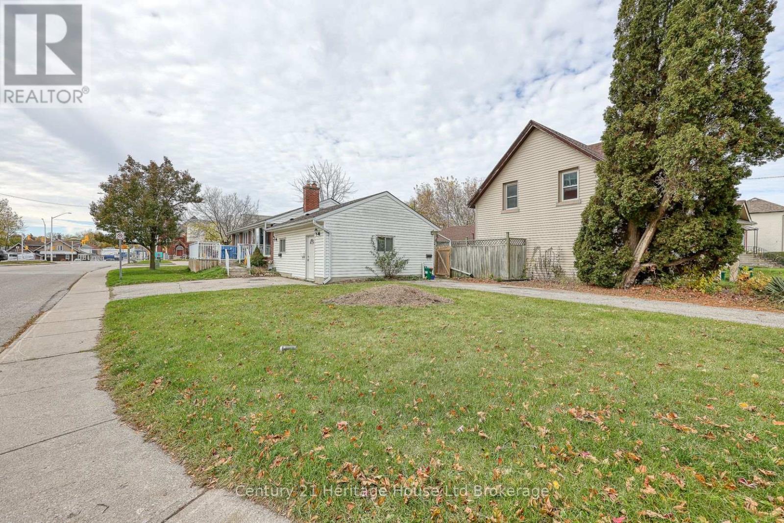 719 Peel Street, Woodstock, Ontario  N4S 1L5 - Photo 42 - X12737172