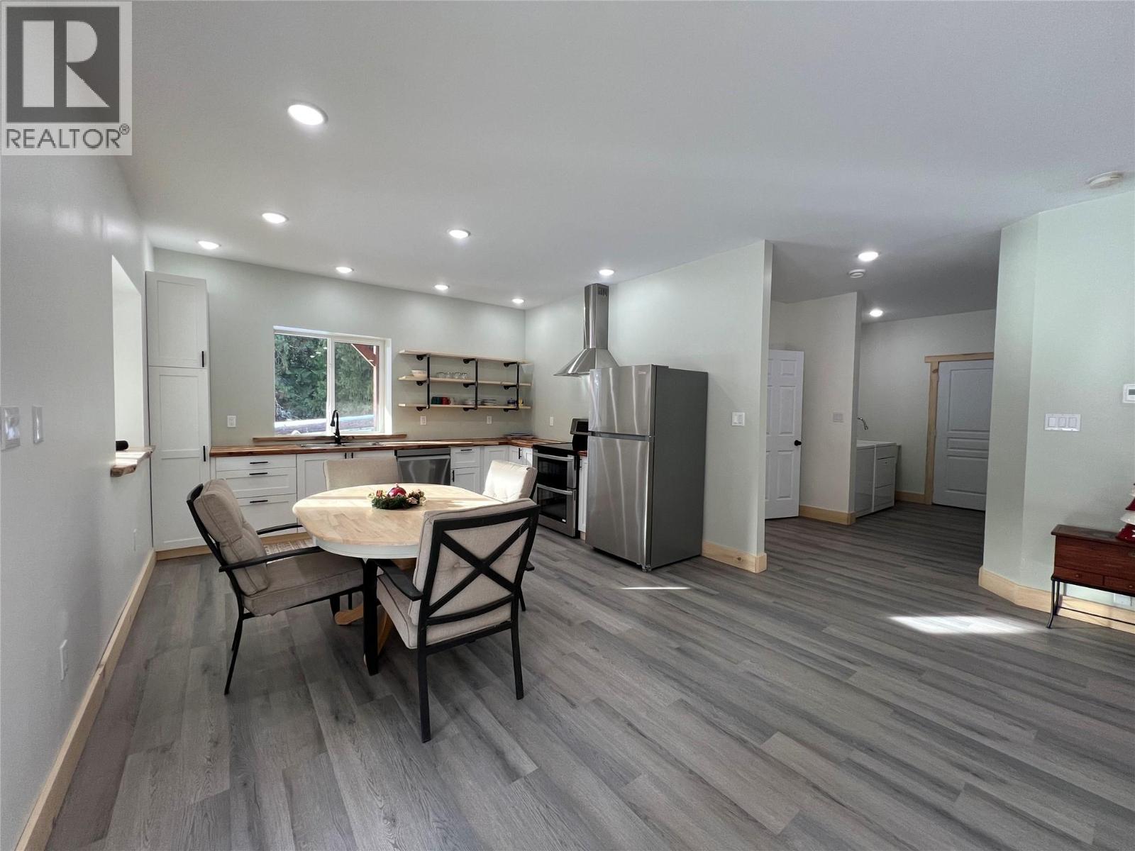 8774 6 Highway, Salmo, British Columbia V0G 1Z0 - Photo 45 - 10343213