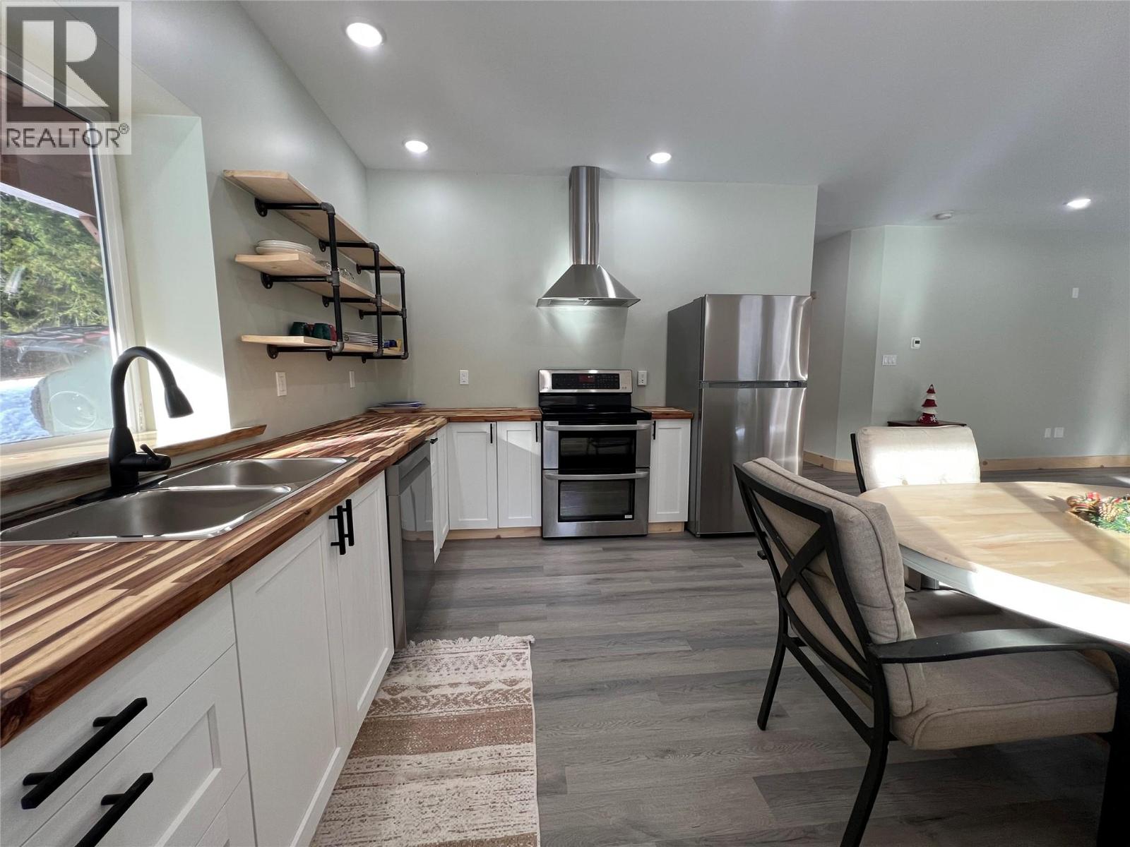 8774 6 Highway, Salmo, British Columbia V0G 1Z0 - Photo 43 - 10343213