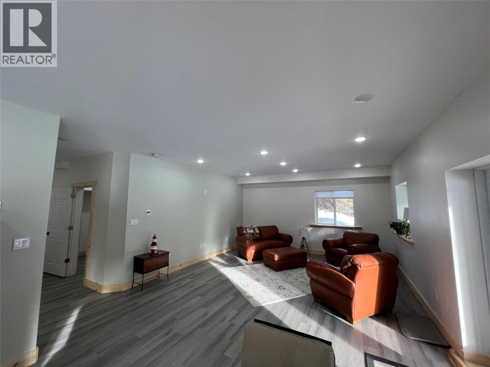 8774 6 Highway, Salmo, British Columbia V0G 1Z0 - Photo 37 - 10343213