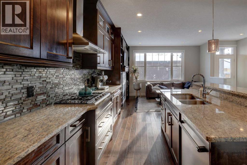 1721 20 Avenue Nw, Calgary, Alberta  T2M 1H2 - Photo 5 - A2280234