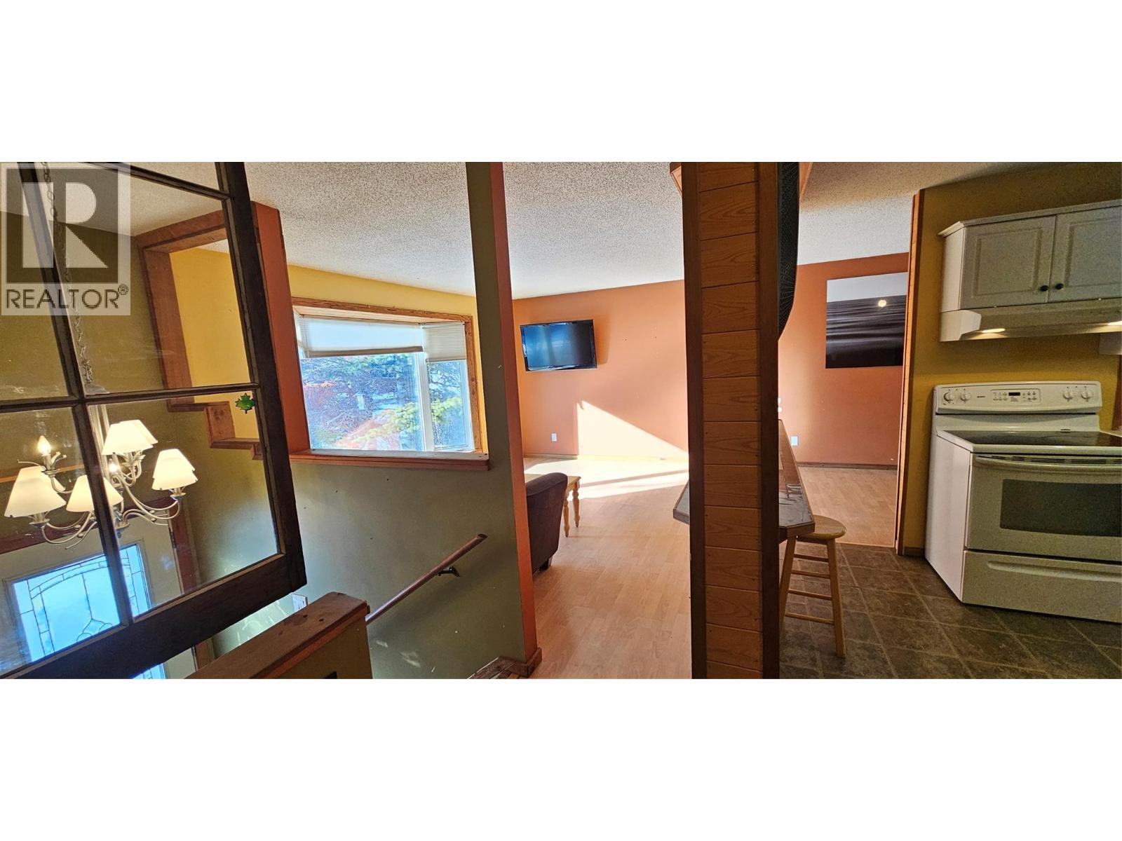 432 White Birch Crescent, Sparwood, British Columbia  V0B 2G0 - Photo 9 - 10374026