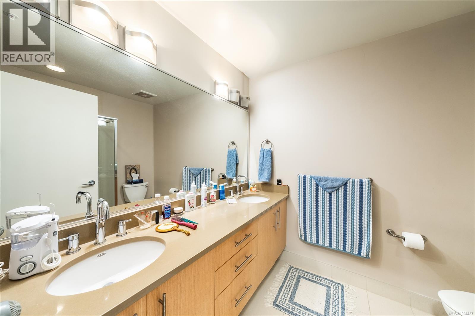 103 4529 West Saanich Rd, Saanich, British Columbia  V8Z 3G3 - Photo 16 - 1024487